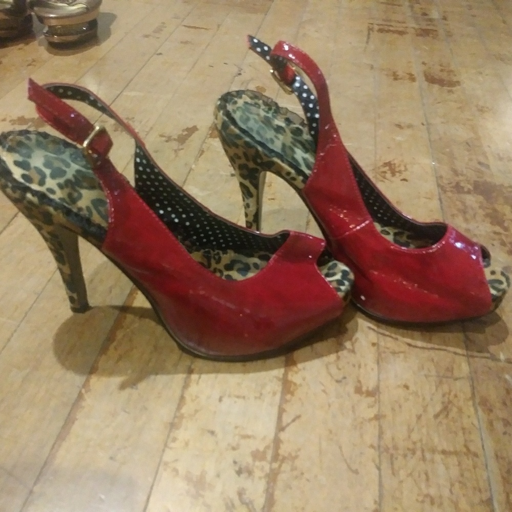 Red Heels - Picture 1 of 2